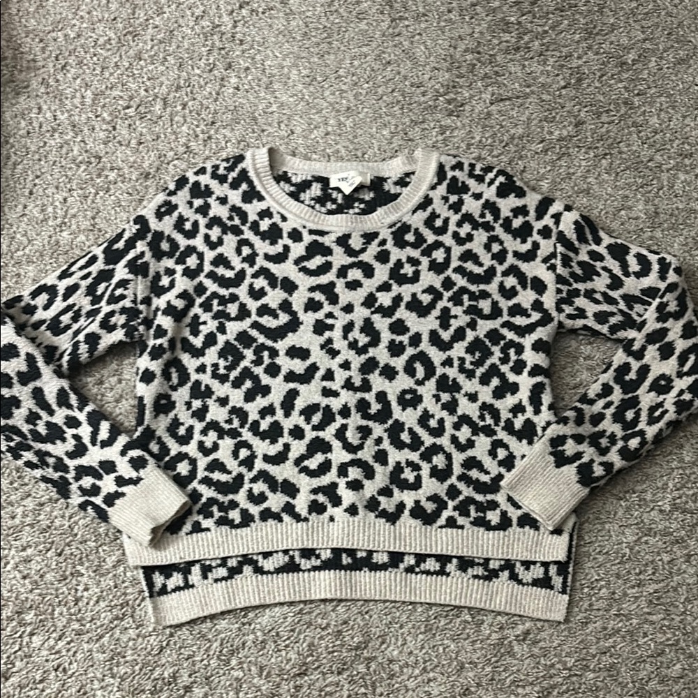 NWOT Yes lola tjmaxx marshalls sweater size xs cheetah